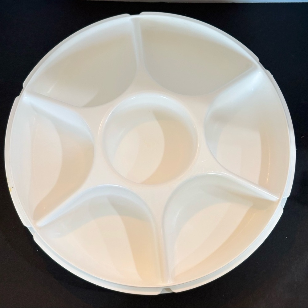 Vintage Tupperware White Divided Vegetable Server With Lid